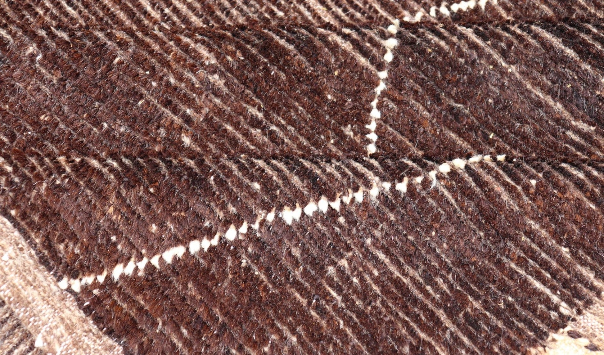 Brown Modern Causal Contemporary Rug in Moroccan Zig - Zag Design In Cream. Keivan Woven Arts / rug SNK - 1810, country of origin / type: Afghanistan / Modern Casual, circa Early - 21th Century. Measures:9'1 x 12'0 This modern casual rug has been hand... - Keivan Woven ArtsSNK - 1810 - 23139Rug