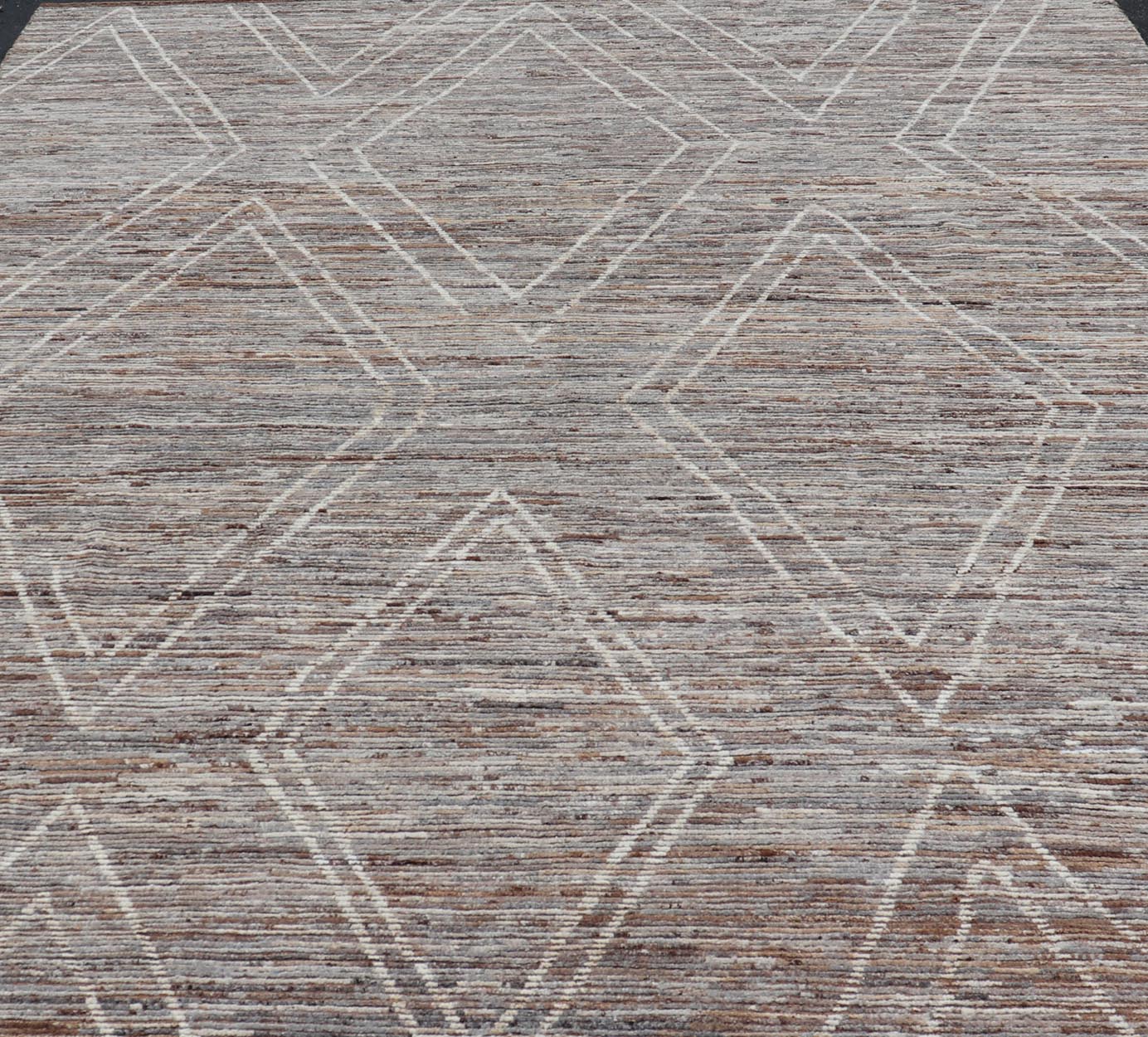 Large Moroccan Style Distressed Modern Rug in Diamond Design In Earthy Tones. Keivan Woven Arts; rug SNK - 1880, country of origin / type: Afghanistan / Modern Casual, circa early - 21th century. Measures: 10'5 x 14'0 This modern casual tribal rug h... - Keivan Woven ArtsSNK - 1880 - 24360