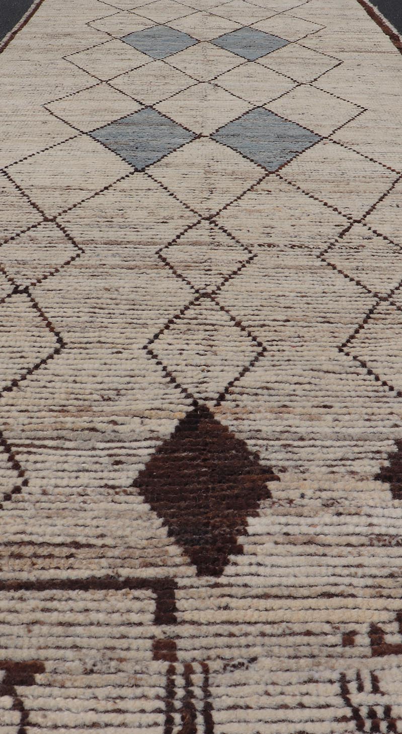 Modern Hand - Knotted Runner in Wool with Diamond Design in Neutral Tones. Keivan Woven Arts; rug SNK - 2281, country of origin / type: Afghanistan / Modern Casual, circa Early - 21th Century. Measures: 3'4 x 9'8 This modern casual tribal runner has b... - Keivan Woven ArtsSNK - 2281 - 24372Rugs