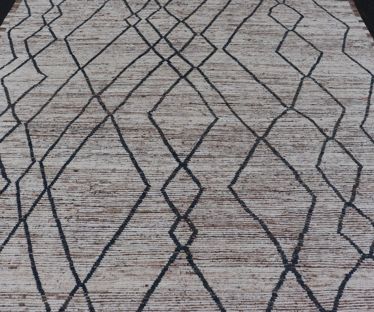 Modern Causal Tribal Rug in Wool with Free Flowing Design in Cream and Blue's. Keivan Woven Arts; rug SNK - 2400, country of origin / type: Afghanistan / Modern Casual, circa Early - 21th Century. Measures: 9'8 x 11'6 This modern casual tribal Moroc... - Keivan Woven ArtsSNK - 2400 - 24384