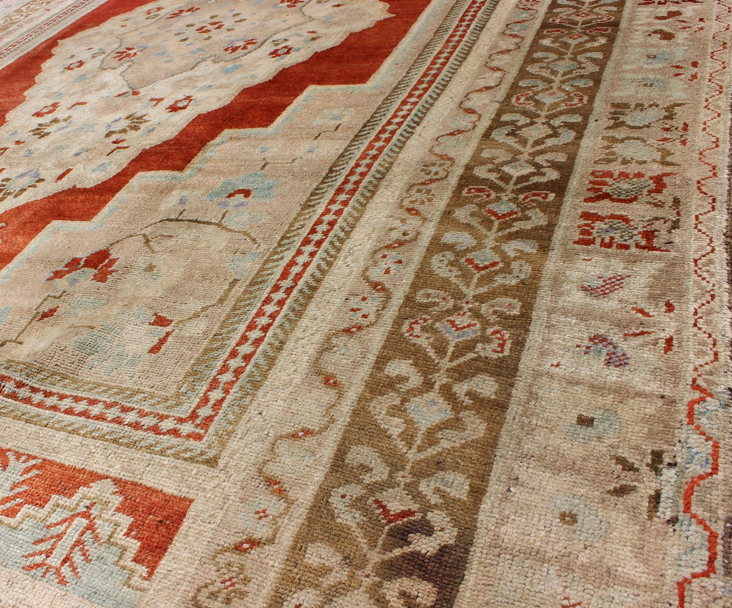 Central Medallion Vintage Turkish Oushak Rug in Ivory, Red, Green and Blue, rug st - 1182, country of origin / type: Turkey / Oushak, circa mid - 20th century This beautiful vintage rug from mid - 20th century Turkey features a Classic Oushak design, ... - Keivan Woven ArtsST - 1182 - 4014Rug