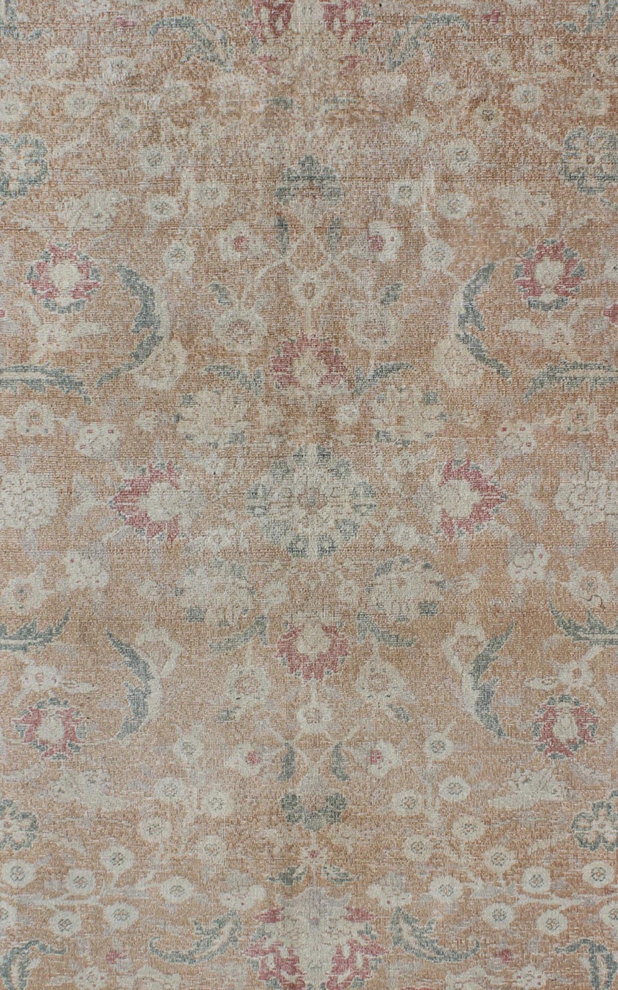 Stylized Antique Turkish Sivas Rug with Tan Background and Ivory, Gray Motifs kwarugs Stylized antique Turkish Sivas rug with tan background and ivory, grey motifs, rug sus - 1803 - 147, country of origin / type: Turkey / Sivas, circa 1910 S... - Keivan Woven ArtsSUS - 1803 - 147 - 9625Rug