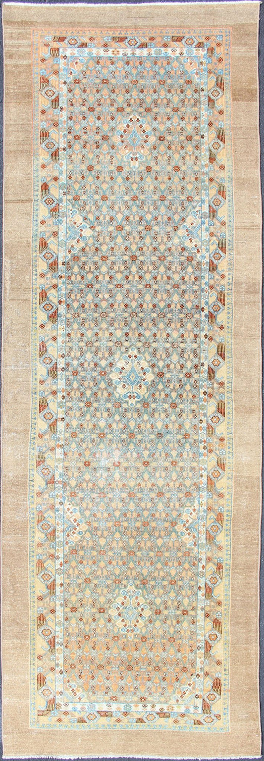 Antique Persian Camel Hair Serab Runner with Geometric Design in Light Colors. Geometric design Serab antique runner from Persia in multicolored light Tones, rug SUS - 2009 - 643, country of origin / type: Iran / Serab, circa 1900. This beautifu... - Keivan Woven ArtsSUS - 2009 - 643 - 13300Rug