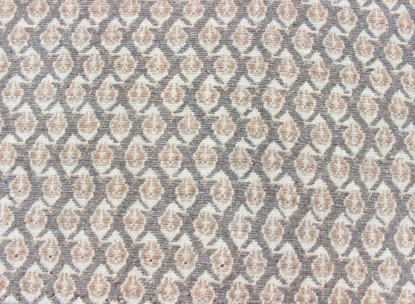 Antique Persian Tabriz Rug with Small - Scale All - Over Design and Gray Background Gray background Tabriz Antique rug from Persia with Repeating Geometric design, rug SUS - 2009 - 822, country of origin / type: Iran / Tabriz, circa 1940 This an... - Keivan Woven ArtsSUS - 2009 - 822 - 13322