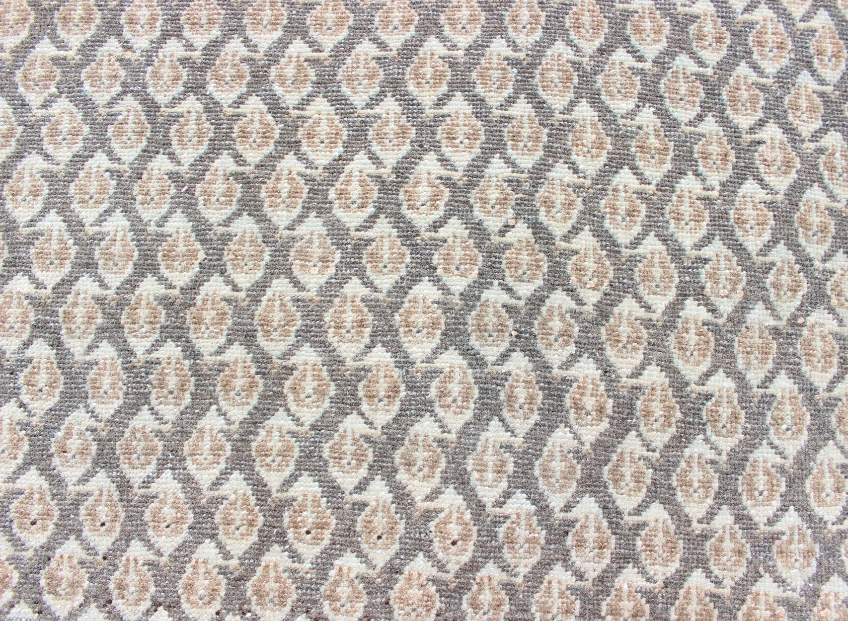 Antique Persian Tabriz Rug with Small - Scale All - Over Design and Gray Background Gray background Tabriz Antique rug from Persia with Repeating Geometric design, rug SUS - 2009 - 822, country of origin / type: Iran / Tabriz, circa 1940 This an... - Keivan Woven ArtsSUS - 2009 - 822 - 13322
