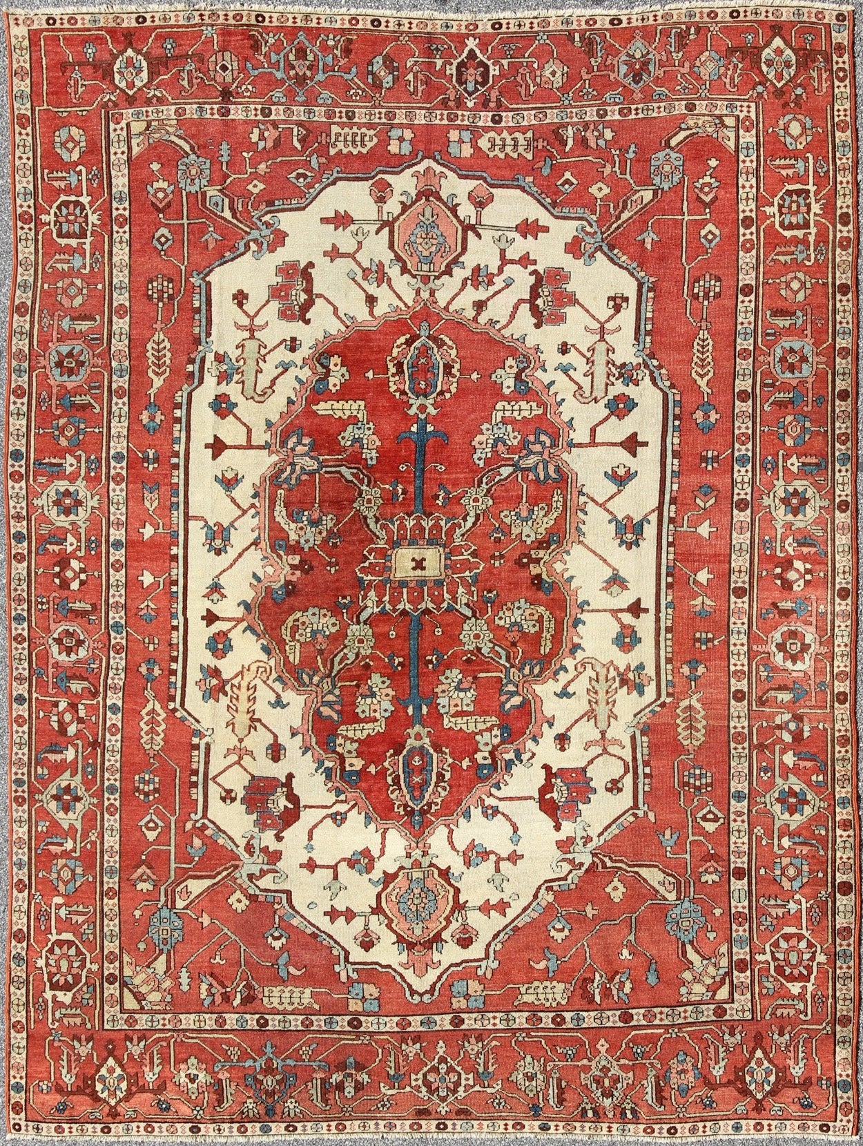 Antique Persian 19th Century Serapi Rug with Central Medallion Design in Cream Soft Red. Antique Persian Serapi Rug from 19th century, Keivan Woven Arts / rug /TRA - 0781, country of origin / type: Iran / Serapi , circa 1890. Measures: 9' ... - Keivan Woven ArtsTRA - 0781 - 711Rug