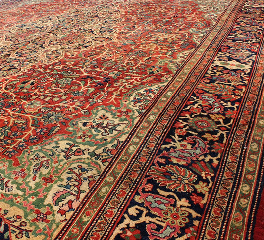 19th Century Antique Persian Sarouk Feraghan Rug with intricate Classic Design Classic design Antique Persian Rug with intricate Design, Keivan Woven Arts / rug TRA - 120702, country of origin / type: Iran / Sarouk Feraghan , circa 1890. Me... - Keivan Woven ArtsTRA - 120702 - 3291Rug
