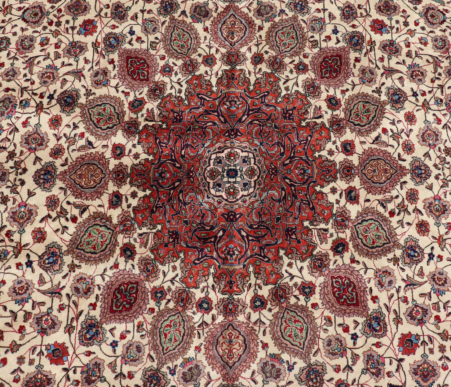 Very Fine Persian Tabriz Large Vintage Rug With Ivory Background and Classic Medallion Design. Keivan Woven Arts - Ornate and refined vintage Persian Fine Tabriz rug with medallion design Colorful Tabriz vintage rug from Persia with elegant medalli... - Keivan Woven ArtsTRA - 6053 - 1162Rug
