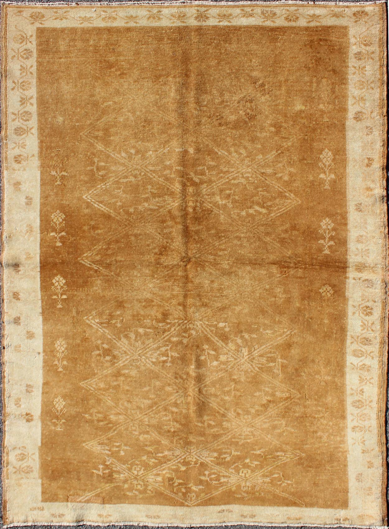Light Brown Vintage Turkish Rug with Lattice Pattern in Light Brown and Ivory, rug tu - 9501, country of origin / type: Turkey / Oushak, circa mid - 20th century Set on a light brown field with a latticework floral pattern, this beautiful vintage Ou... - Keivan Woven ArtsTU - 9501 - 1682Rug