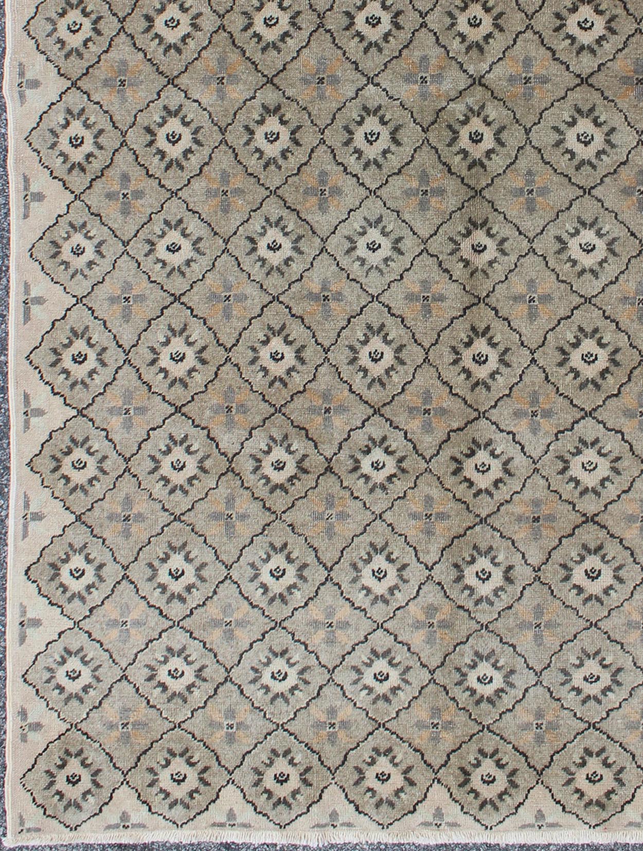 Vintage Hand Knotted Turkish Sivas Rug with All - Over Design in Florals Vintage Turkish Sivas rug with all - over stylized diamond motifs in gray, Keivan Woven Arts / rug ALG - 136570, country of origin / type: Turkey / Sivas, circa mid - 20th century... - Keivan Woven ArtsTU - ALG - 136570 - 4926Rug