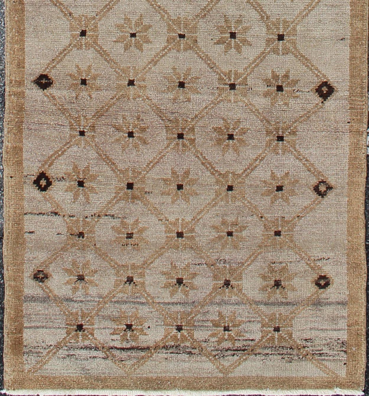 Unique Turkish Vintage Runner with Latticework Design in Taupe, Cream and Khaki, rug tu - alg - 477, country of origin / type: Turkey / Oushak, circa mid - 20th century vintage unique runner with Latticework design in taupe, Khaki and light camel highligh... - Keivan Woven ArtsTU - ALG - 477 - 2890Rug