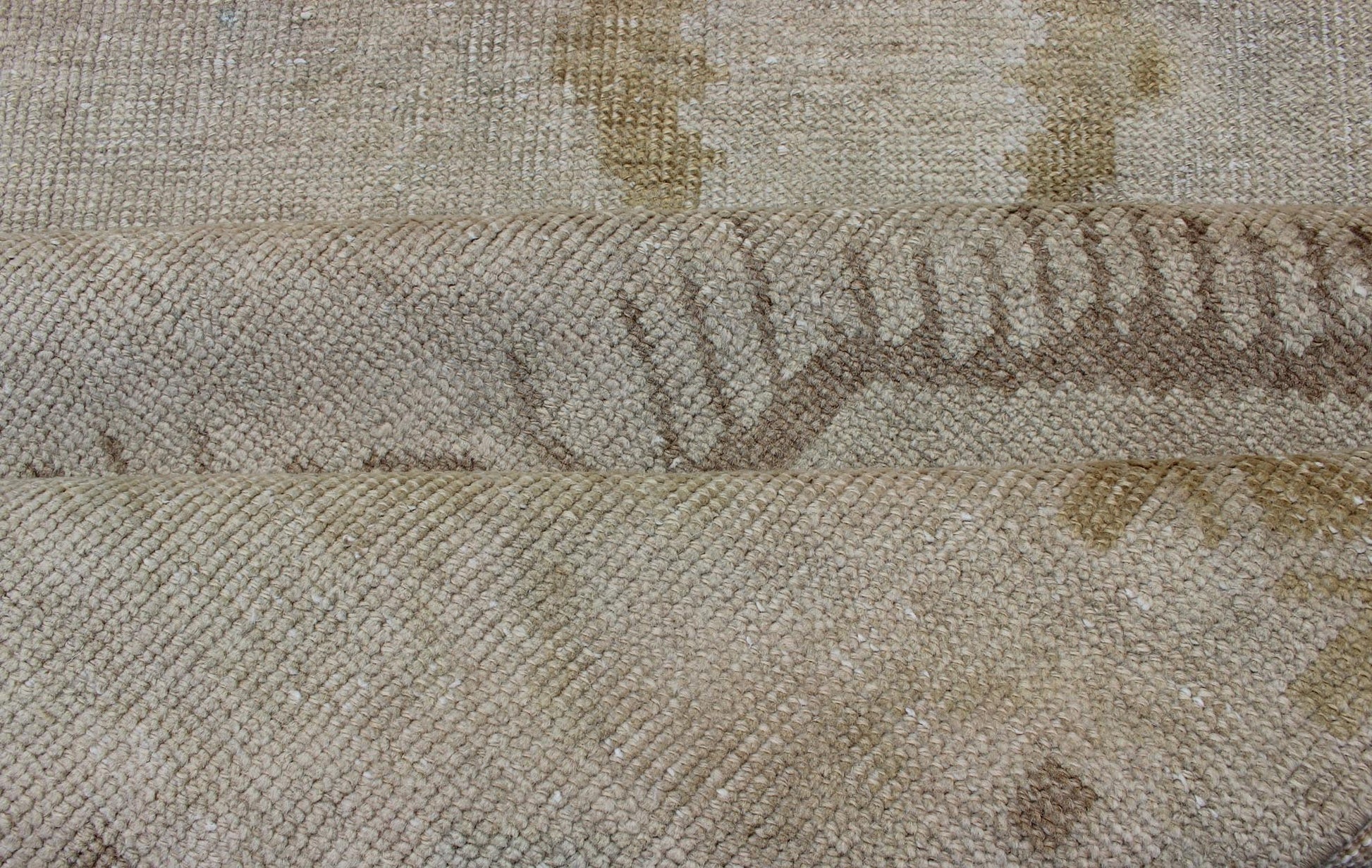 Light Colored Vintage Oushak Runner With Geometric Medallion in Taupe Color and Golden Color Medallion Oushak Gallery carpet, Keivan Woven Arts / rug TU - ALK - 3552, country of origin / type: Turkey / Oushak, circa 1940. Light colored vintage Ousha... - Keivan Woven ArtsTU - ALK - 3552 - 12054Rug