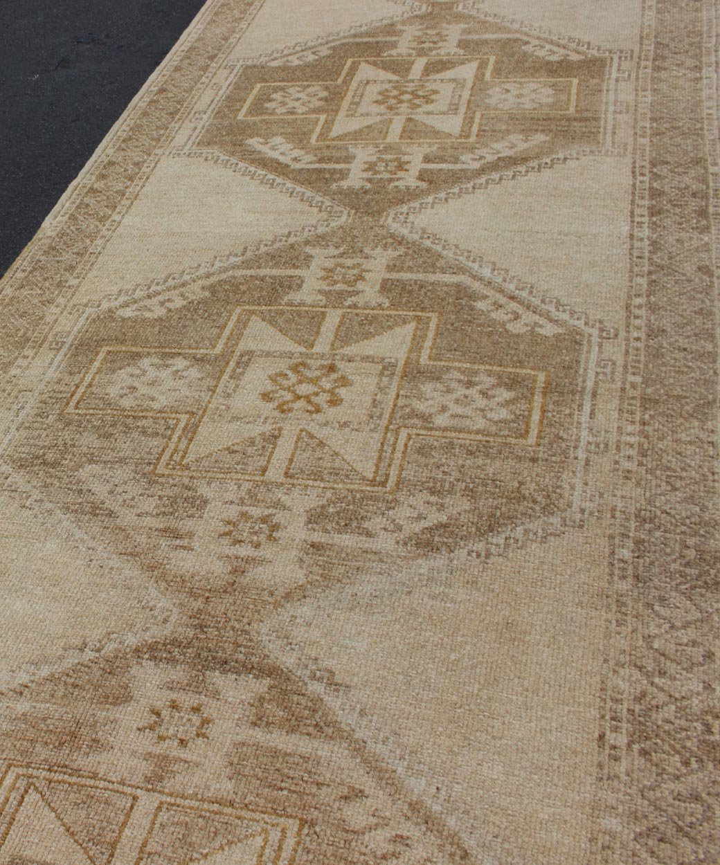 Vintage Hand Knotted Oushak Gallery Runner With Three Medallion Design in Taupe, Light Brown Vintage Oushak rug from Turkey in with flower motifs, Keivan Woven Arts / rug TU - ALK - 3555, country of origin / type: Turkey / Oushak, circa 1940 ... - Keivan Woven ArtsTU - ALK - 3555 - 12058Rug