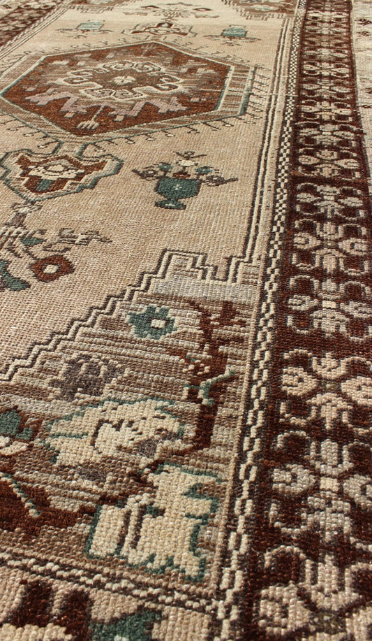 Turkish Oushak Vintage Rug with Central Medallion and Floral Motifs in Brown kwarugs Turkish Oushak vintage rug with central medallion and floral motifs in brown, rug alk - 3564, country of origin / type: Turkey / Oushak, circa mid - 20th century ... - Keivan Woven ArtsTU - ALK - 3564 - 6791Rug