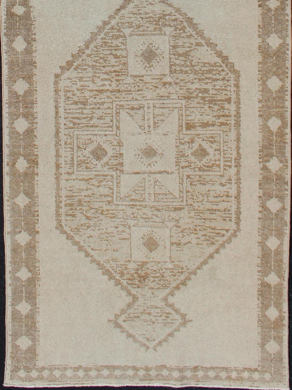 Vintage Turkish Oushak Wide Runner With Three Geometric Medallions in Neutral Colors. Midcentury vintage Turkish Oushak runner with three flowing medallions, rug/TU - ALK - 3573, country of origin / type: Turkey / Oushak, circa mid - 20th century. ... - Keivan Woven ArtsTU - ALK - 3573 - 12074Rug