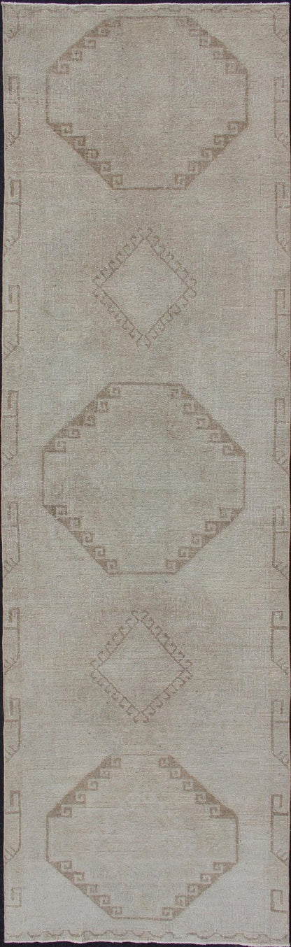 Grey and Cream Vintage Turkish Oushak Runner with Geometric Tribal Design Cream and taupe vintage Turkish Oushak runner with geometric tribal design, Keivan Woven Arts / rug/TU - ALK - 3582, country of origin / type: Turkey / Oushak, circa 1930 ... - Keivan Woven ArtsTU - ALK - 3582 - 12082Rug