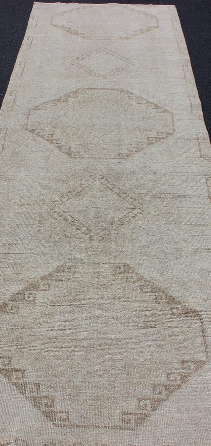 Grey and Cream Vintage Turkish Oushak Runner with Geometric Tribal Design Cream and taupe vintage Turkish Oushak runner with geometric tribal design, Keivan Woven Arts / rug/TU - ALK - 3582, country of origin / type: Turkey / Oushak, circa 1930 ... - Keivan Woven ArtsTU - ALK - 3582 - 12082Rug