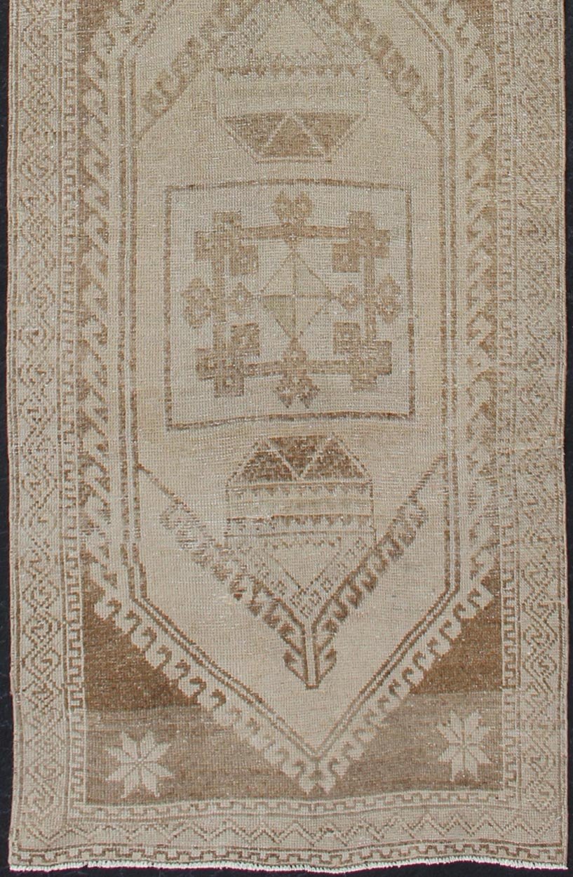 Vintage Turkish Oushak Runner with Floral Medallions in Taupe and Sandy Color Vintage Turkish Oushak runner with floral medallions, Keivan Woven Arts / rug TU - ALK - 3584 , country of origin / type: Turkey / Oushak, circa 1940. This vintage... - Keivan Woven ArtsTU - ALK - 3584 - 12090Rug