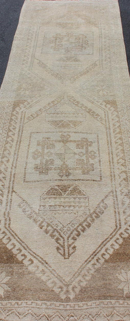 Vintage Turkish Oushak Runner with Floral Medallions in Taupe and Sandy Color Vintage Turkish Oushak runner with floral medallions, Keivan Woven Arts / rug TU - ALK - 3584 , country of origin / type: Turkey / Oushak, circa 1940. This vintage... - Keivan Woven ArtsTU - ALK - 3584 - 12090Rug
