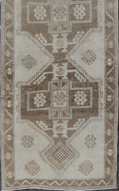 Turkish Hand Knotted Oushak Runner With Four Tribal Medallions in Cream and Brown's kwarugs Turkish Oushak runner with four tribal medallions in Cream and Brown's. Keivan Woven Arts / rug# alk - 3649, country of origin / type: Turkey / Oushak, cir... - Keivan Woven ArtsTU - ALK - 3649 - 8078Rug