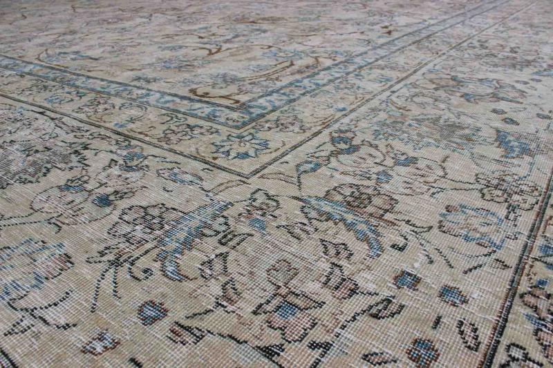 Persian Tabriz Antique Rug in All Over Floral Design in Muted Colors of Cream and Light Blue. Antique Persian Tabriz rug. Keivan Woven Arts / rug TU - ALK - 3650, country of origin / type: Iran / Tabriz, circa 1920. This fine Persian Tabriz carpet s... - Keivan Woven ArtsTU - ALK - 3650 - 6814Rug