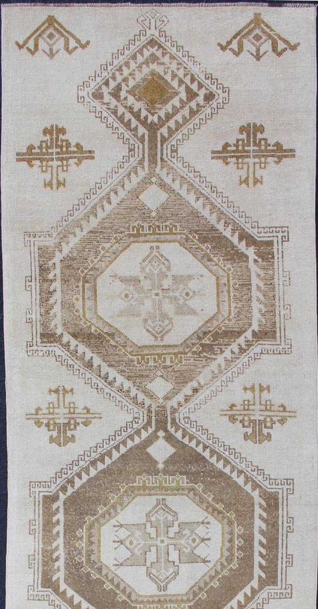 Subdued Vintage Hand Knotted Turkish Oushak Runner With Medallions in Cream and Brown Lightly toned vintage Turkish Runner with Oushak design, Keivan Woven Arts / rug TU - ALK - 4883, country of origin / type: Turkey / Oushak, circa 1940. Thi... - Keivan Woven ArtsTU - ALK - 4883 - 12134Rug