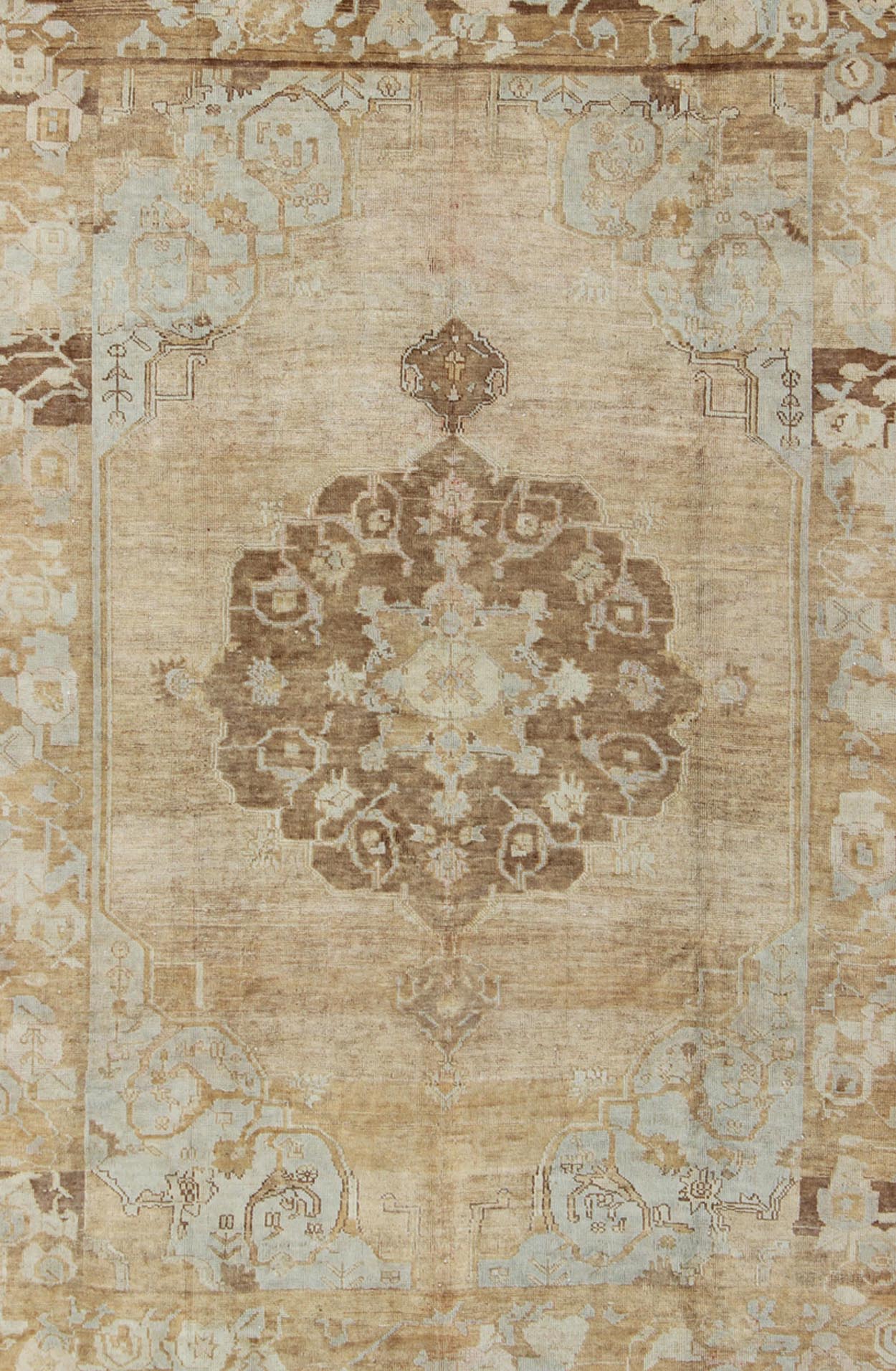 Vintage Turkish Kars rug with floral medallion in camel, tan, taupe, gray, sand, Keivan Woven Arts, rug TU - ARS - 433, country of origin / type: Turkey / Oushak, circa 1940 This vintage Turkish Kars rug (circa mid - 20th century) features a unique bl... - Keivan Woven ArtsTU - ARS - 433 - 2448Rug