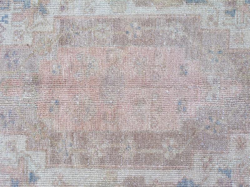 Vintage Muted Oushak Rug from Turkey with Medallion in Lavender and Light Pink, rug ayd - 95078, country of origin / type: Turkey / Oushak, circa mid - 20th century This muted vintage Turkish Oushak carpet (circa mid - 20th century) features a central... - Keivan Woven ArtsTU - AYD - 95078 - 3862Rug