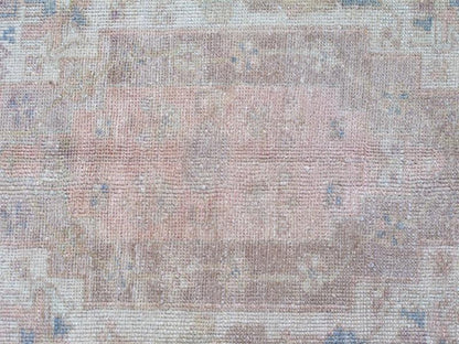 Vintage Muted Oushak Rug from Turkey with Medallion in Lavender and Light Pink, rug ayd - 95078, country of origin / type: Turkey / Oushak, circa mid - 20th century This muted vintage Turkish Oushak carpet (circa mid - 20th century) features a central... - Keivan Woven ArtsTU - AYD - 95078 - 3862Rug