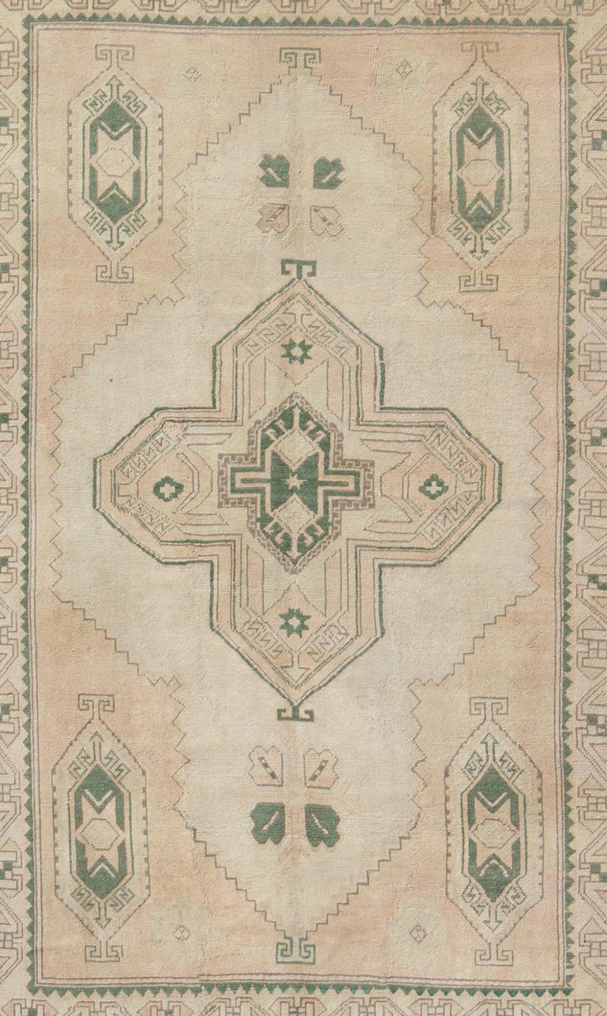 Tribal Turkish Oushak Rug in Green, Light Peach and Cream With Cross Medallion Tribal medallion design Oushak rug from Turkey, Keivan Woven Arts / rug TU - DUR - 136588, country of origin / type: Turkey / Oushak, circa 1940 This vintage Turk... - Keivan Woven ArtsTU - DUR - 136588 - 9526Rug