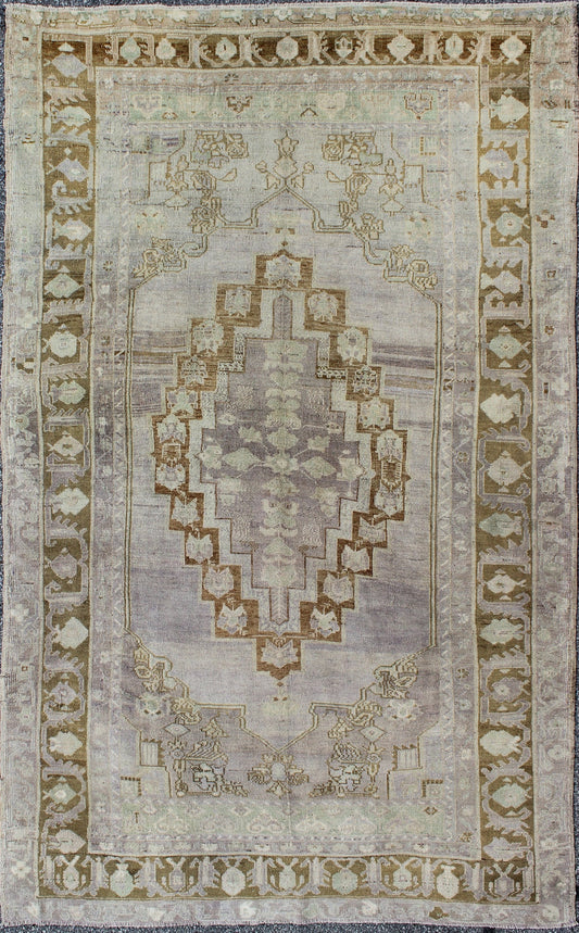 Layered Medallion Oushak Vintage Rug from Turkey with Floral Motifs kwarugs Layered medallion Oushak vintage rug from Turkey with floral motifs, rug tu - dur - 136600, country of origin / type: Turkey / Oushak, circa 1940 This beautiful vinta... - Keivan Woven ArtsTU - DUR - 136600 - 9148Rug