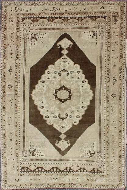 Keivan Woven Arts, Tu - Dur - 445, Vintage Mid - Century Turkish Oushak Rug. This vintage Turkish Oushak carpet (circa mid - 20th century) features a central medallion design, as well as patterns of smaller flowers and floral elements in the four cornices, and... - Keivan Woven ArtsTU - DUR - 445 - 2922Rug