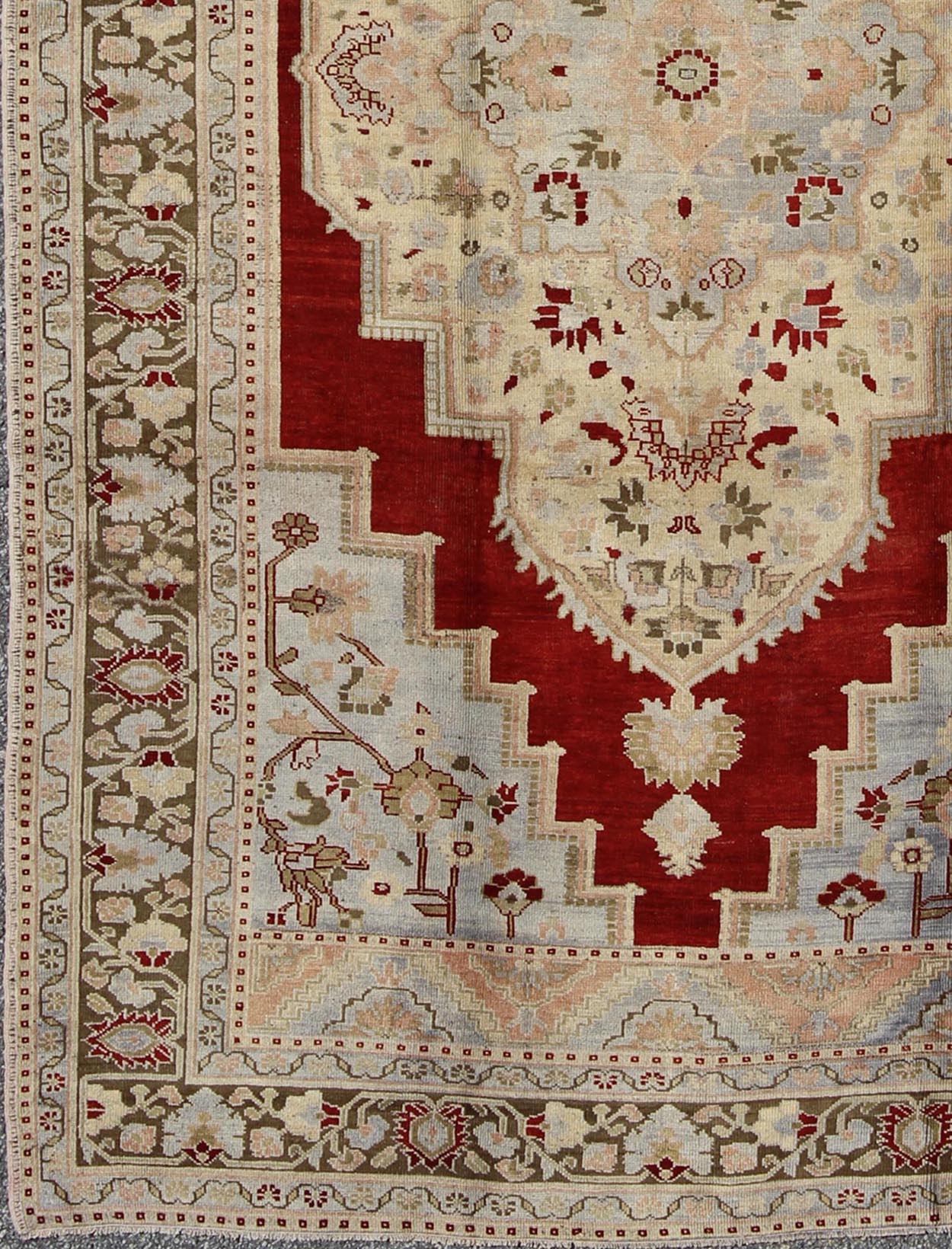 Beautiful Red Background Turkish Vintage Oushak Rug Blue Corners and Greed Border Keivan Woven Arts - AtlantaA beautiful Red background Turkish Vintage Oushak rug with Intricate Floral Medallion, rug dur - 447, country of origin / type: Turkey / Ou... - Keivan Woven ArtsTU - DUR - 447 - 2930Rug