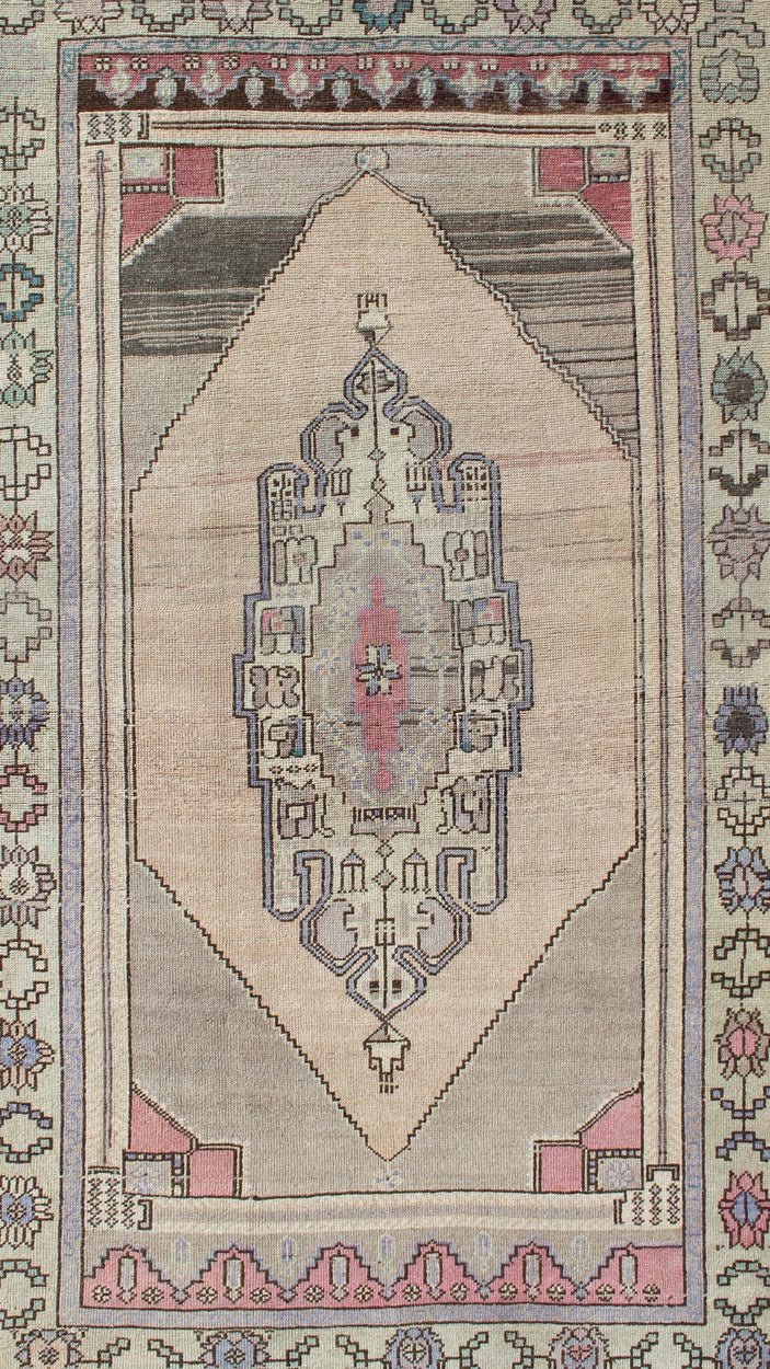 Muted Turkish Oushak with Stretched Medallion Design Medallion Design Oushak Rug from Turkey, rug TU - DUR - 4815, country of origin / type: Turkey / Oushak, circa 1940 This vintage Turkish Oushak rug features a stretched medallion design in ... - Keivan Woven ArtsTU - DUR - 4815 - 10756Rug
