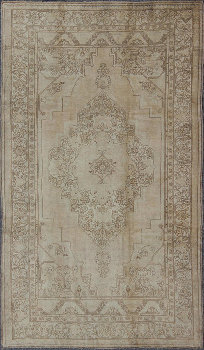Light colored, Floral Vintage Turkish Oushak Rug with Ornate Design in Ivory, Sand, Taupe, Pale Green& Brown. Keivan Woven Arts/ rug DUR - 501, country of origin / type: Turkey / Oushak, circa mid - 20th century. Light vintage Oushak, vintage Oushak, pale ... - Keivan Woven ArtsTU - DUR - 501 - 3489Rug