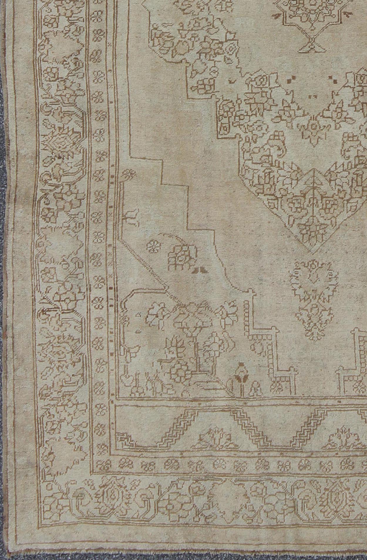 Light colored, Floral Vintage Turkish Oushak Rug with Ornate Design in Ivory, Sand, Taupe, Pale Green& Brown. Keivan Woven Arts/ rug DUR - 501, country of origin / type: Turkey / Oushak, circa mid - 20th century. Light vintage Oushak, vintage Oushak, pale ... - Keivan Woven ArtsTU - DUR - 501 - 3489Rug