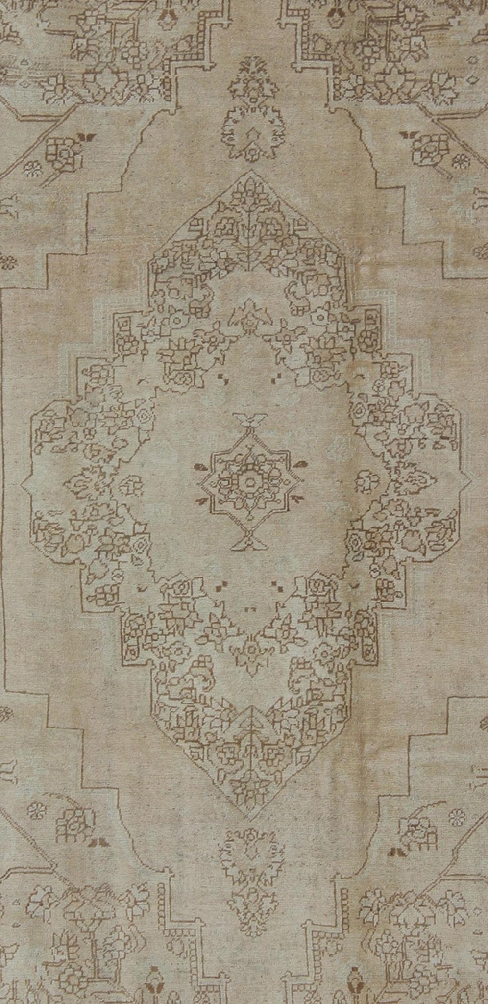 Light colored, Floral Vintage Turkish Oushak Rug with Ornate Design in Ivory, Sand, Taupe, Pale Green& Brown. Keivan Woven Arts/ rug DUR - 501, country of origin / type: Turkey / Oushak, circa mid - 20th century. Light vintage Oushak, vintage Oushak, pale ... - Keivan Woven ArtsTU - DUR - 501 - 3489Rug