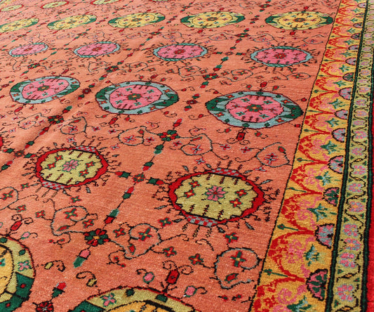 Brilliant Colors, Fine Turkish vintage Sivas rug with a unique design and color combination. tu - emd - 136019. Unique Turkish fine rug TU - EMD - 136019.Mid - 20th Century Beautiful Turkish mid - 20th century craftsmanship and inspiring oriental design allow ... - Keivan Woven ArtsTU - EMD - 136019 - 4542