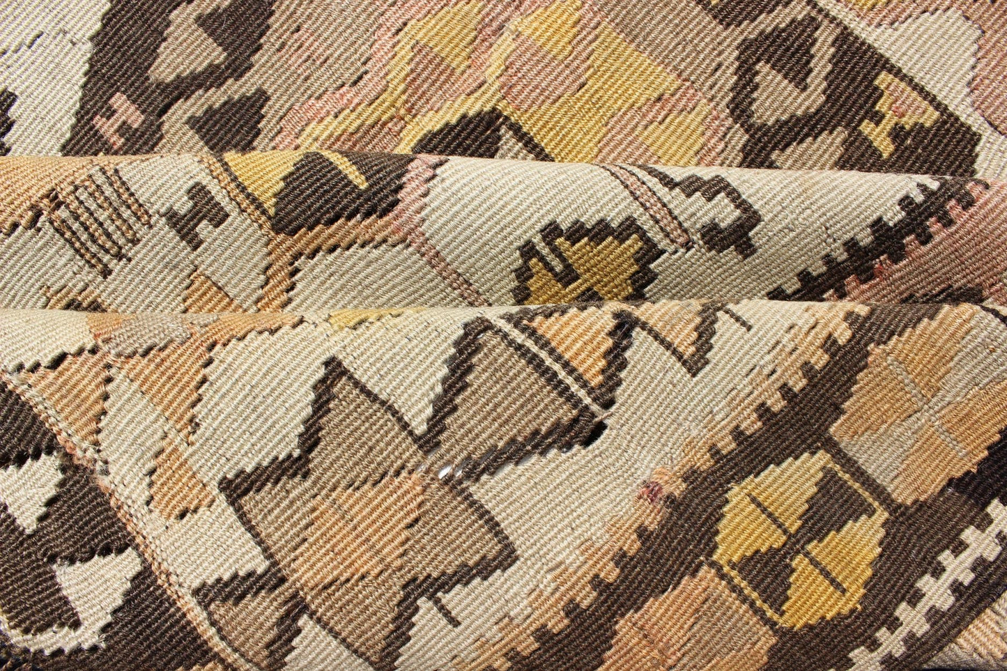 Vintage Turkish kilim gallery rug with tribal medallion design in pink and yellow. Keivan Woven Arts / rug TU - EMD - 3424, country of origin / type: Turkey / Kilim, circa Mid - 20th century. This vintage Turkish Kilim gallery rug (circa mid - 20th cent... - Keivan Woven ArtsTU - EMD - 3424 - 6171Rug