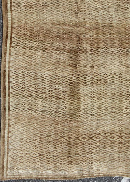 Vintage Turkish Oushak Konya Rug with Tan & Brown Diamond Pattern, Ivory Accents: This beautiful vintage Konya rug from 1950s Turkey features an intricate diamond pattern. The soft tans and medium browns add character and life to the piece, while ivory... - Keivan Woven ArtsTU - ERD - 02 - 2864Rug