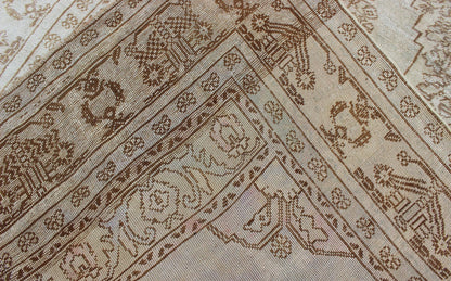 Vintage Turkish Oushak Carpet with Floral Medallion Design in Neutral Tones Measures: 5'3 x 7'9 Country of Origin: Turkey; Type: Oushak; Design: Floral, Floral Medallion, Oushak Medallion; Keivan Woven Arts: rug TU - HAC - 03; Vintage Tur... - Keivan Woven ArtsTU - HAC - 03 - 2017Rug