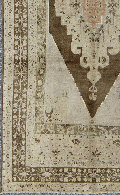 Keivan Woven Arts - Vintage Turkish Oushak rug with floral multi - layered medallion in brown, Green & cream, Keivan Woven Arts s rug TU - IHS - 123258, country of origin / type: Turkey / Oushak, circa mid - 20th century Measures: 5'5 x 10'3. This vintage... - Keivan Woven ArtsTU - IHS - 123258 - 3624Rug