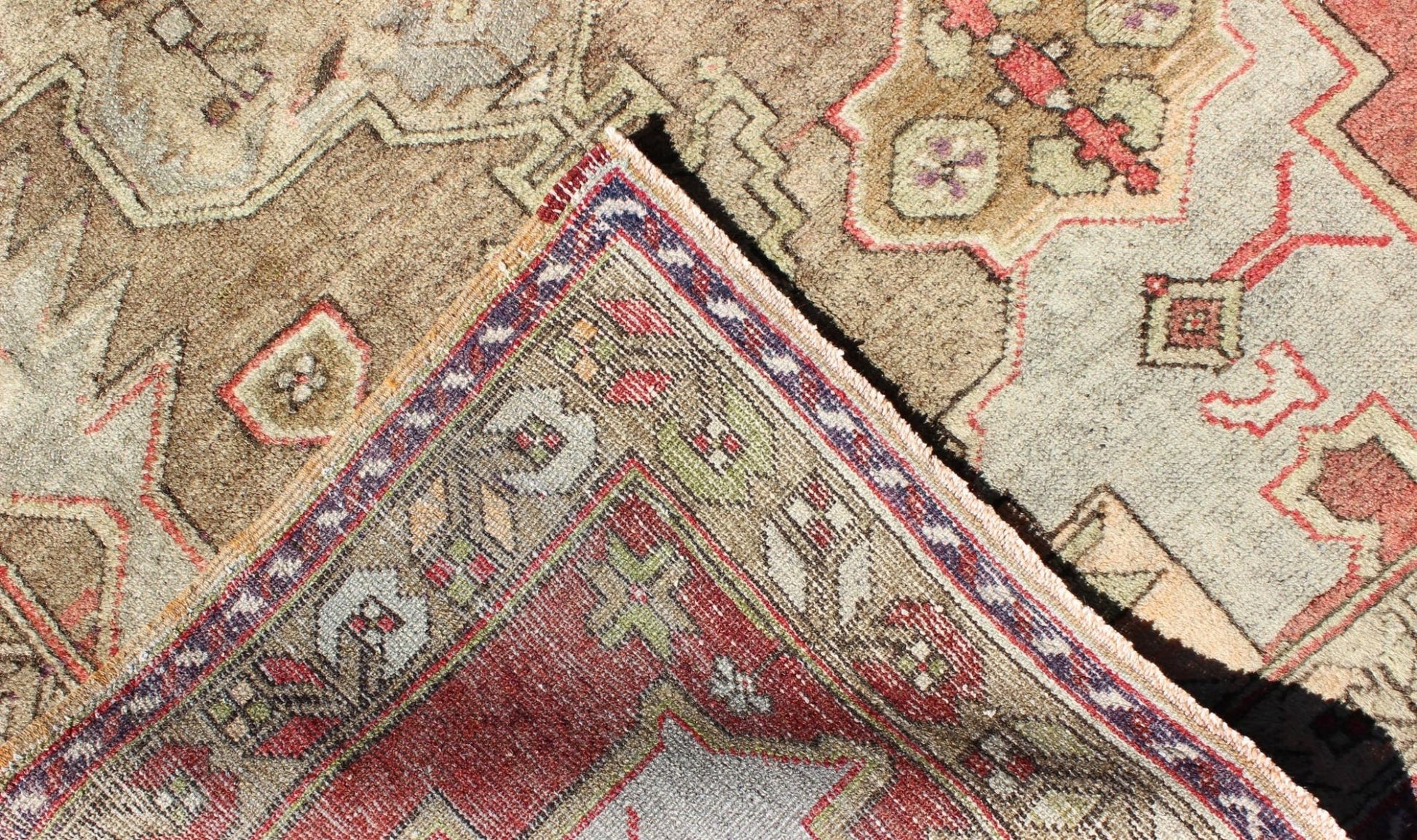 Vintage Turkish Geometric Tribal Medallion Oushak Area Rug In Green With Red Measures 3'9 x 7'6 This vintage Turkish Oushak carpet, circa mid - 20th century features a central, multi - layered medallion design, as well as patterns of smaller ... - Keivan Woven ArtsTU - ISA - 3591 - 6824Rug