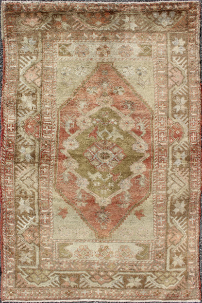 Oushak Vintage from Turkey Rug with Central Medallion in Green, Coral & Salmon kwarugs Oushak Vintage from Turkey rug with medallion and ornate borders in green and red, rug isa - 5, country of origin / type: Turkey / Oushak, circa mid - 20th centur... - Keivan Woven ArtsTU - ISA - 5 - 2900Rug