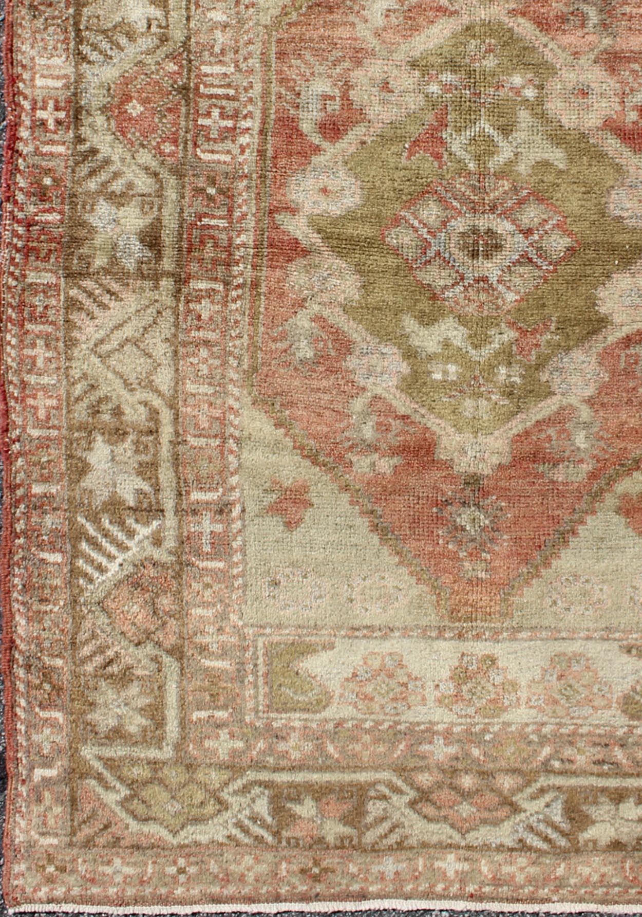 Oushak Vintage from Turkey Rug with Central Medallion in Green, Coral & Salmon kwarugs Oushak Vintage from Turkey rug with medallion and ornate borders in green and red, rug isa - 5, country of origin / type: Turkey / Oushak, circa mid - 20th centur... - Keivan Woven ArtsTU - ISA - 5 - 2900Rug