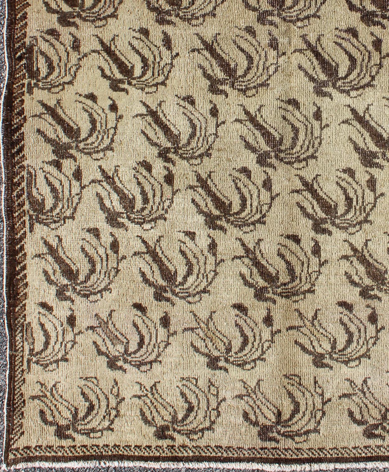 All - Over Floral Design Turkish Rug in Shades of Brown Vintage Turkish Rug with in Brown Shades rug/tu - isa - 7, origin/turkey kwarugs The design of this beautiful Oushak rug is the all - over flower design in brown set on a tan background. ... - Keivan Woven ArtsTU - ISA - 7 - 2904Rug