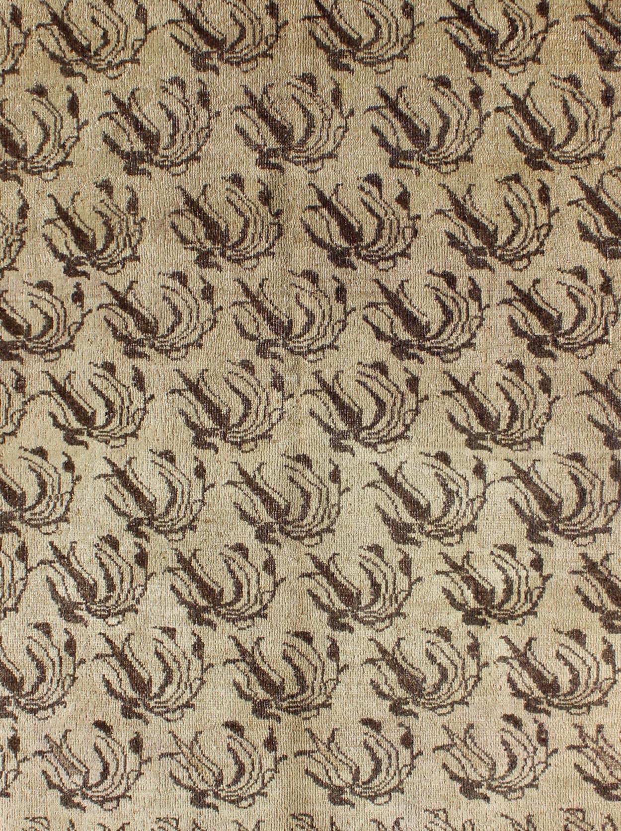 All - Over Floral Design Turkish Rug in Shades of Brown Vintage Turkish Rug with in Brown Shades rug/tu - isa - 7, origin/turkey kwarugs The design of this beautiful Oushak rug is the all - over flower design in brown set on a tan background. ... - Keivan Woven ArtsTU - ISA - 7 - 2904Rug