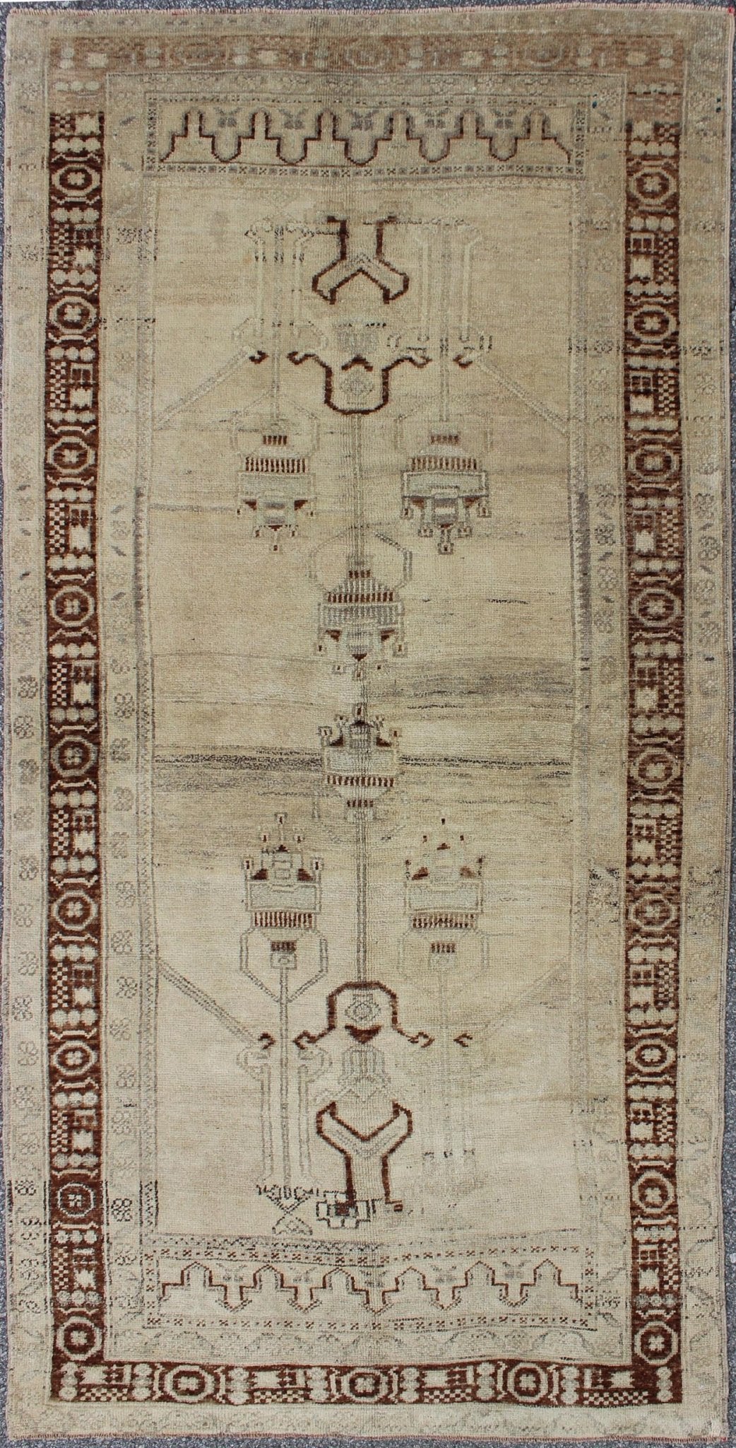 Taupe Background Turkish Vintage Oushak Rug with Tribal Design in Brown & Cream Taupe background Turkish vintage Oushak rug with tribal design in brown and cream, rug isa - 9, country of origin / type: Turkey / Oushak, circa mid - 20th century ... - Keivan Woven ArtsTU - ISA - 9 - 2908Rug