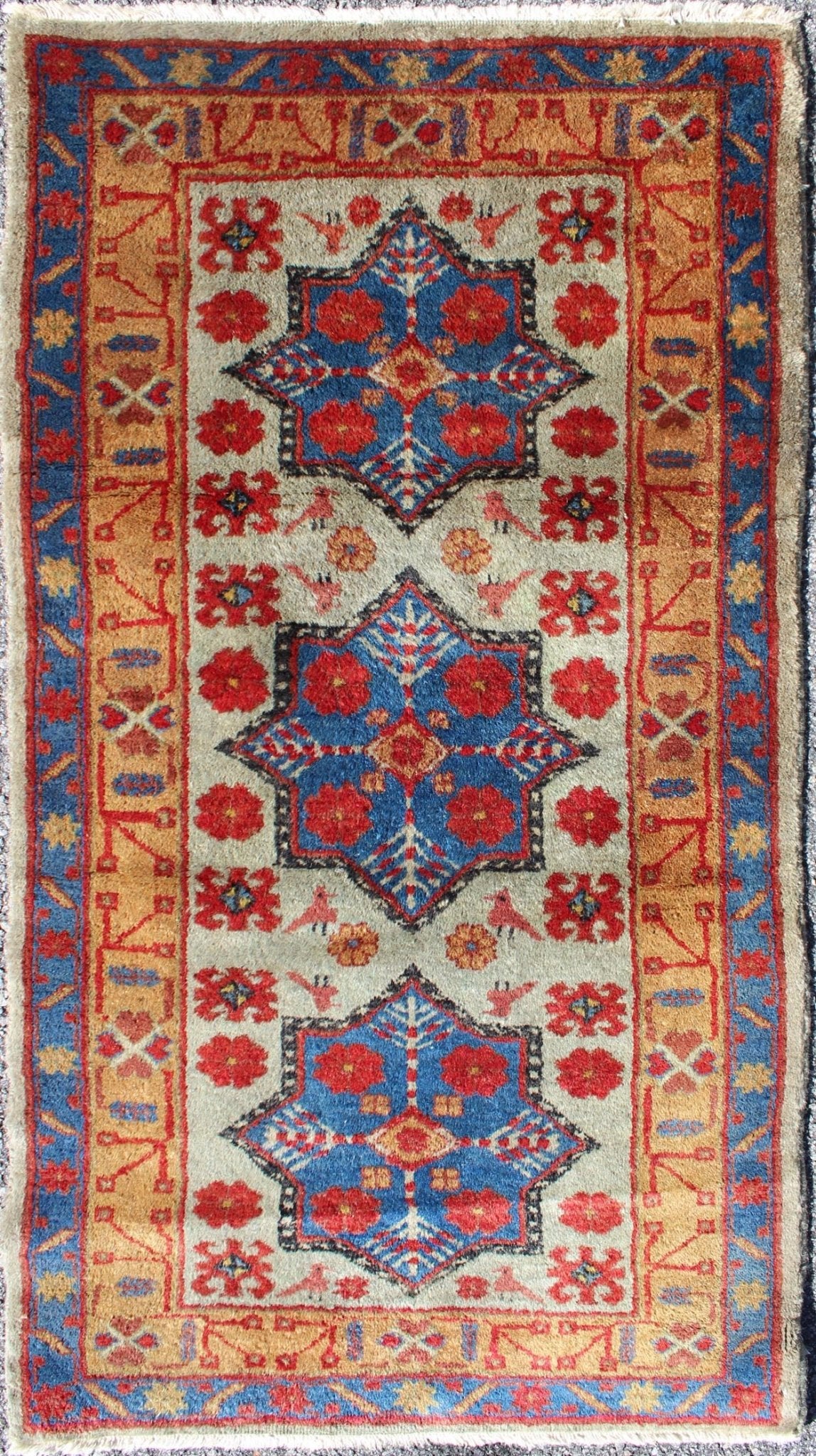 Vintage Turkish Rug with Star Design in light Green, Orange, Red & Blue. Mid century Turkish rug with very fine wool and in excellent condition, Keivan Woven Arts rug/TU - MEV - 3350. This colorful vintage Turkish carpet from the mid 20th century f... - Keivan Woven ArtsTU - MEV - 3350 - 5758Rug