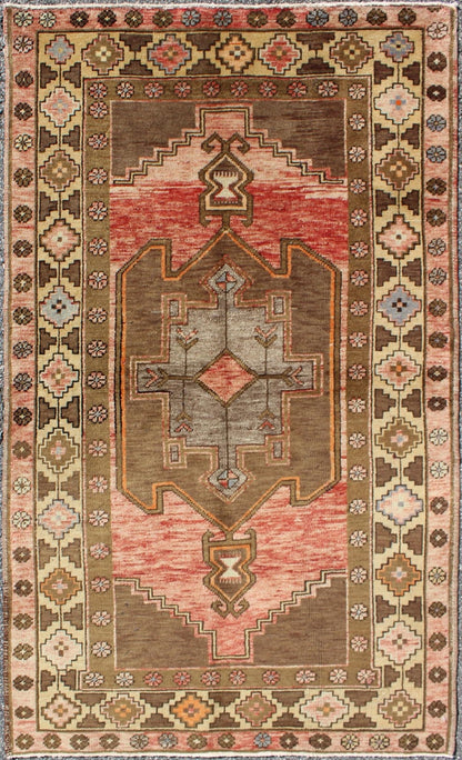 Vintage Turkish Oushak Rug with Tribal Design in Rose, Brown and Yellow, rug mte - 136546, country of origin / type: Turkey / Oushak, circa mid - 20th century This vintage Turkish Oushak carpet (circa mid - 20th century) features a tribal central meda... - Keivan Woven ArtsTU - MTE - 136546 - 4980Rug